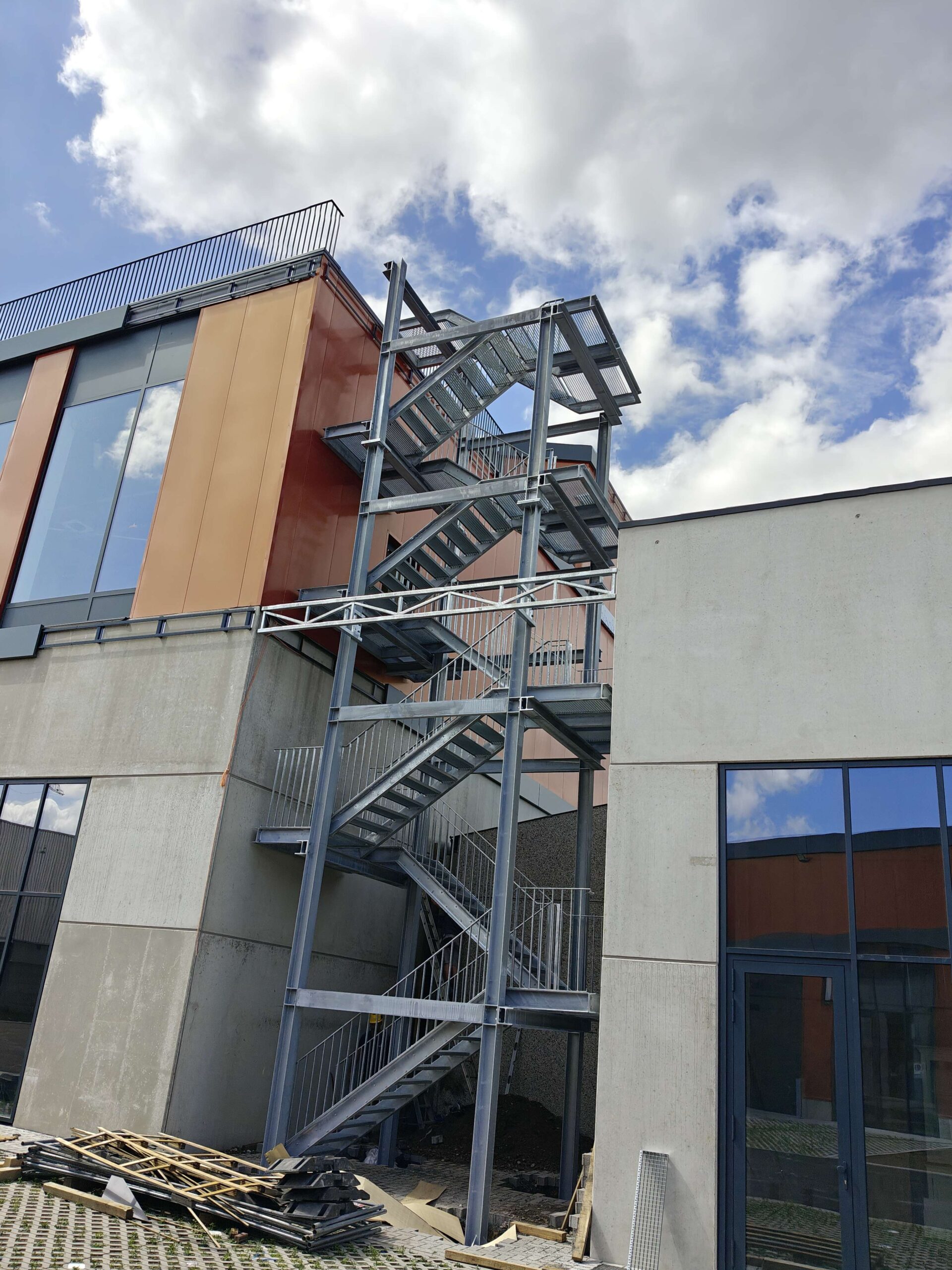 Stalen trappen en leuningen voor Mahy in Gentbrugge